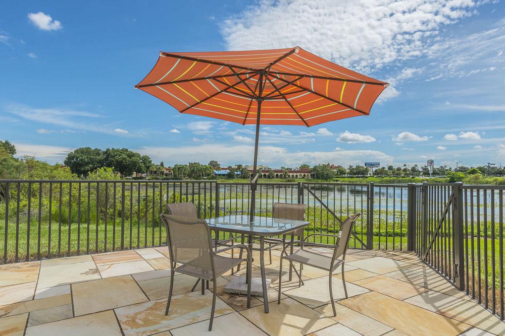 Quality Inn & Suites Kissimmee By The Lake Four Corners Bagian luar foto