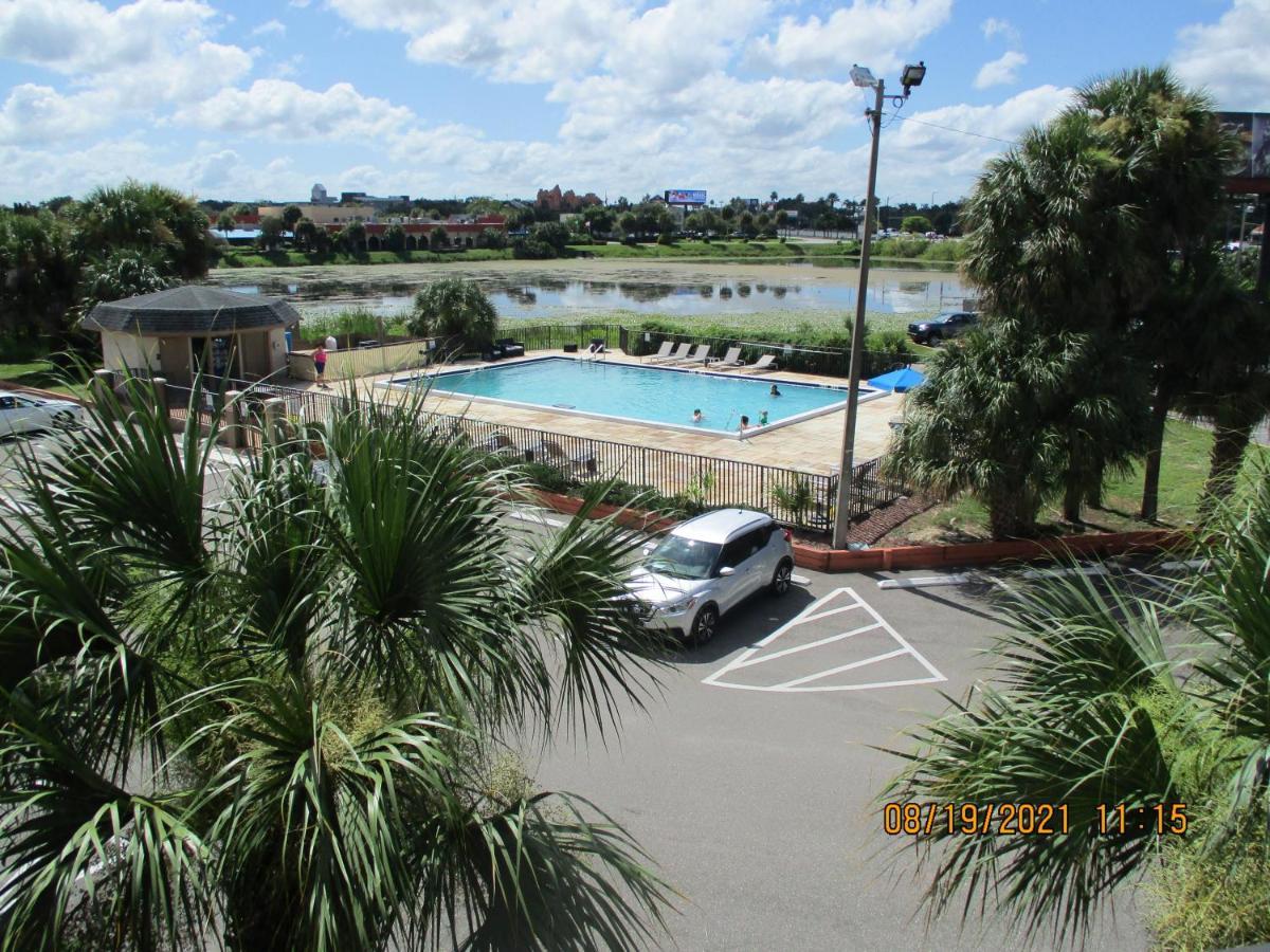 Quality Inn & Suites Kissimmee By The Lake Four Corners Bagian luar foto