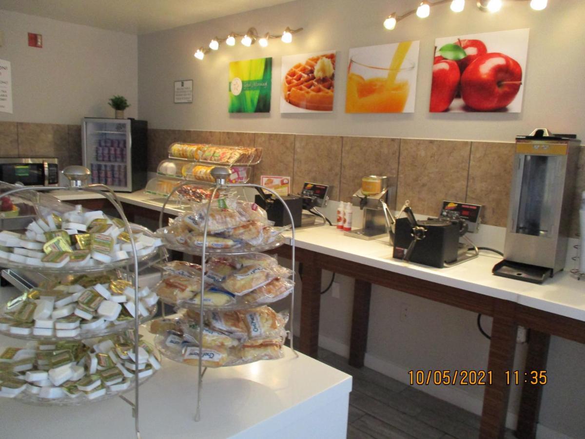 Quality Inn & Suites Kissimmee By The Lake Four Corners Bagian luar foto