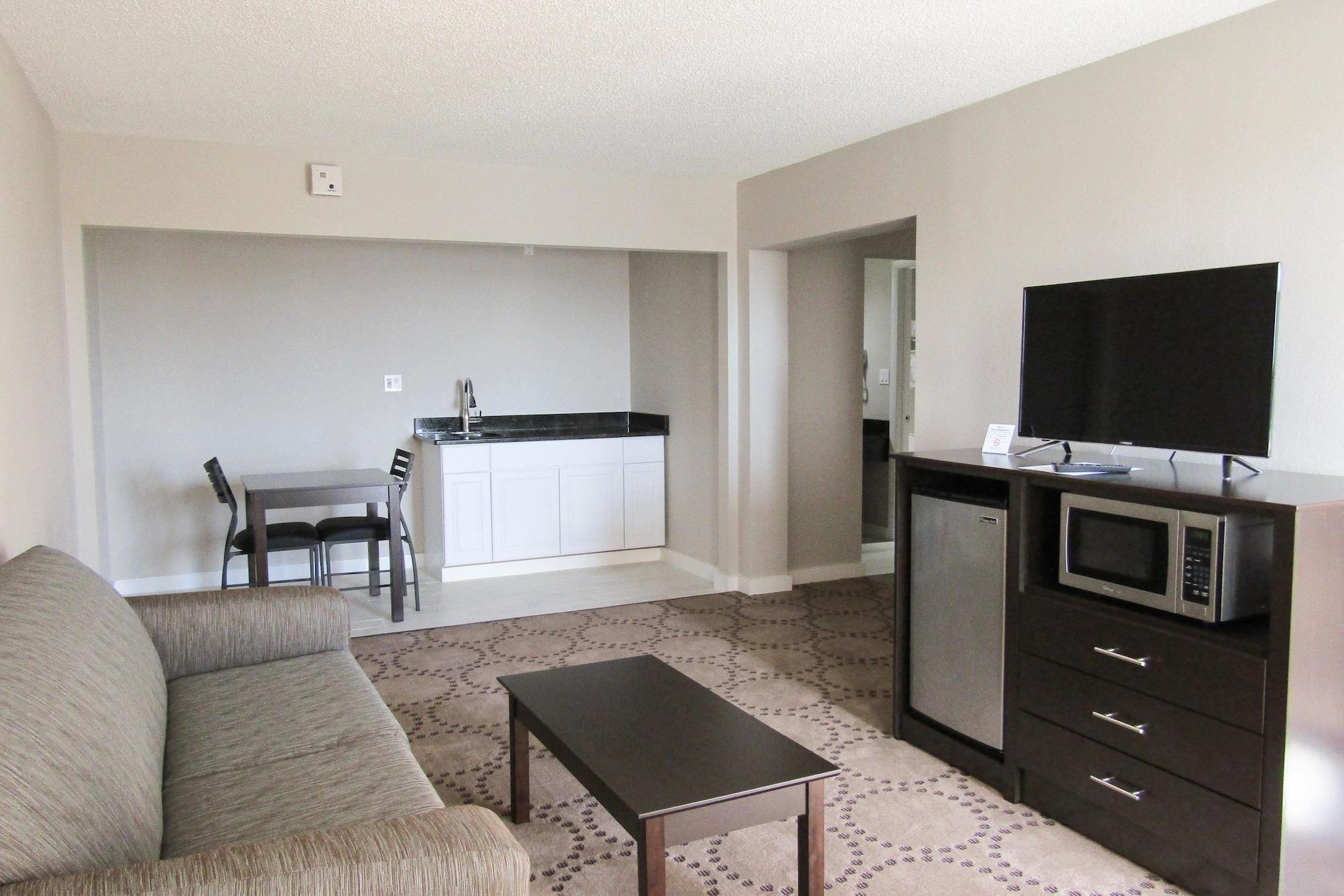 Quality Inn & Suites Kissimmee By The Lake Four Corners Bagian luar foto