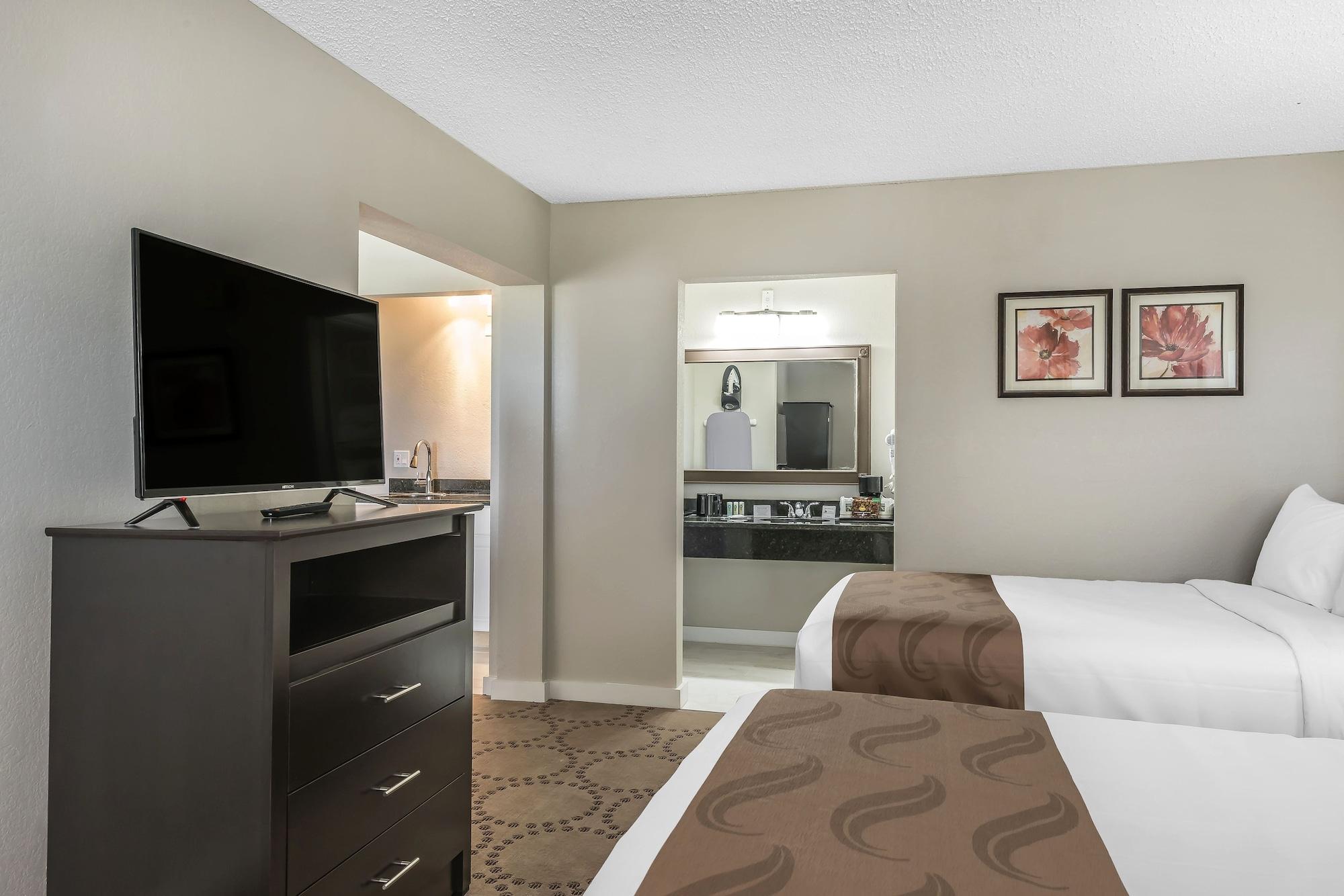 Quality Inn & Suites Kissimmee By The Lake Four Corners Bagian luar foto