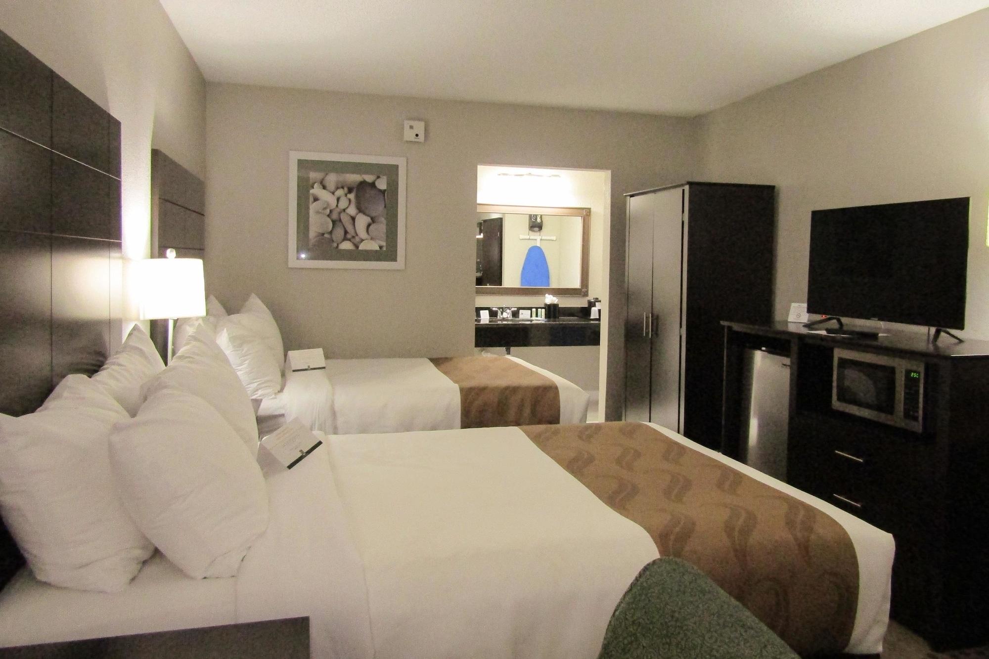 Quality Inn & Suites Kissimmee By The Lake Four Corners Bagian luar foto