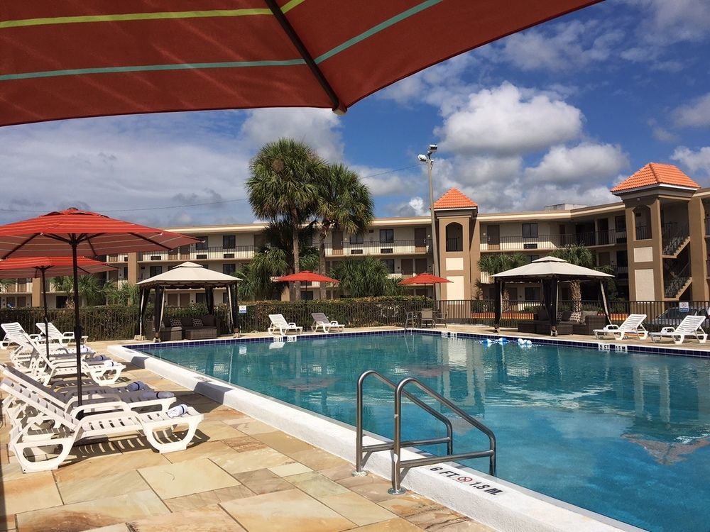 Quality Inn & Suites Kissimmee By The Lake Four Corners Bagian luar foto